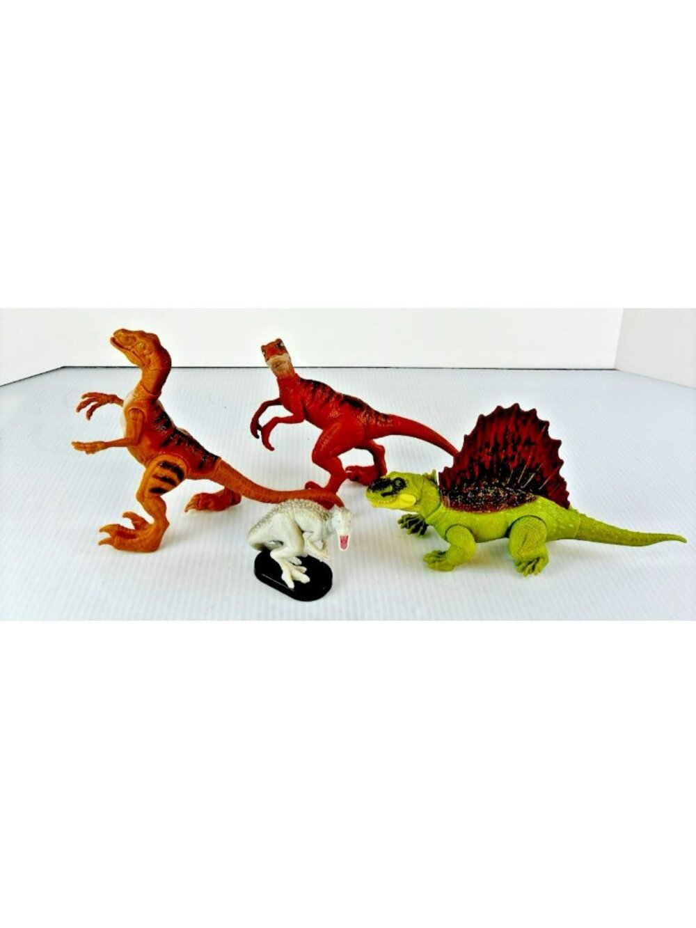 Jurassic World Dinosaur Figure Lot 4 Mixed Species 6-10" Light Play Wear Hasbro
